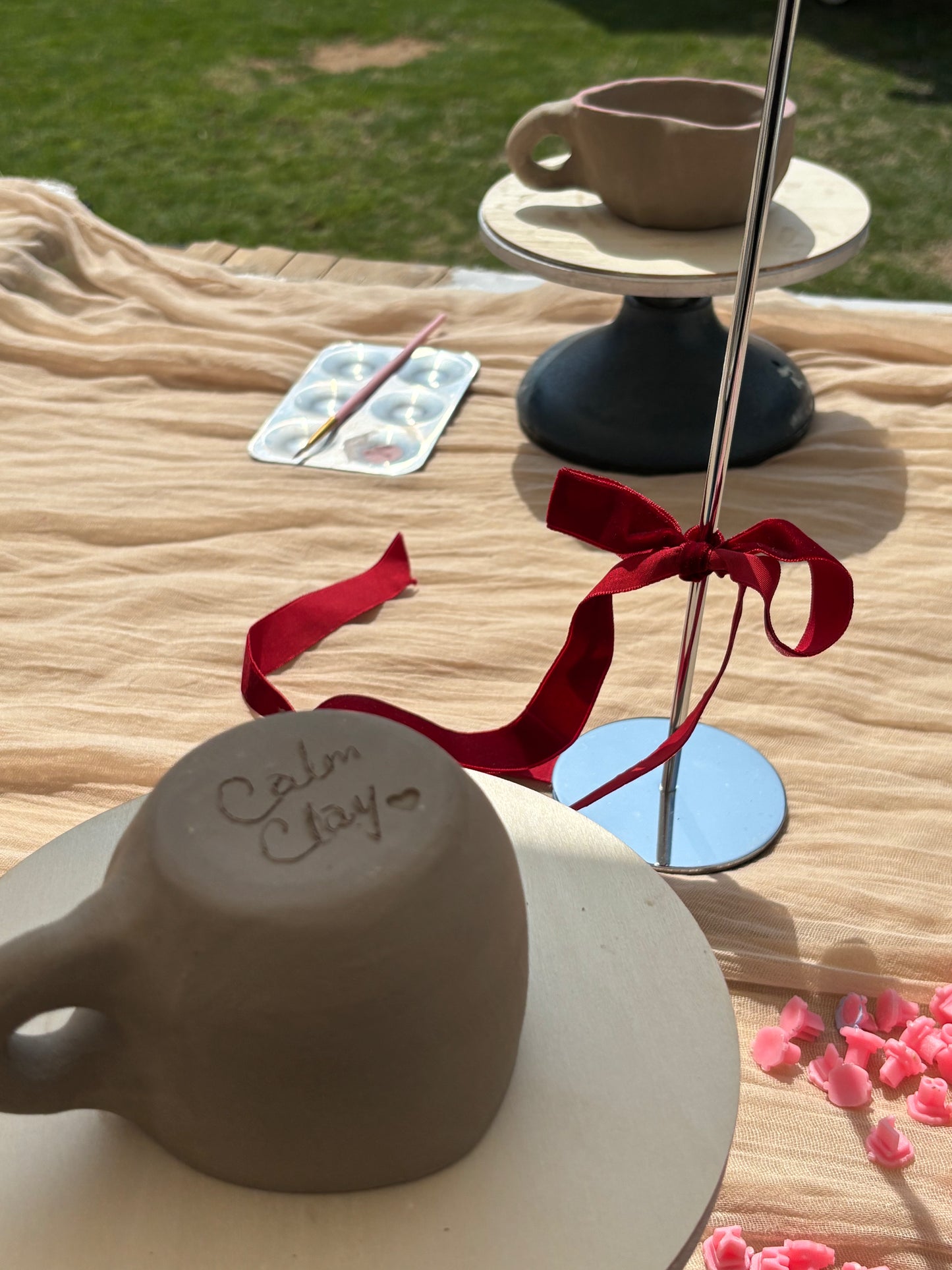 Paint heart shaped handmade mugs ๐